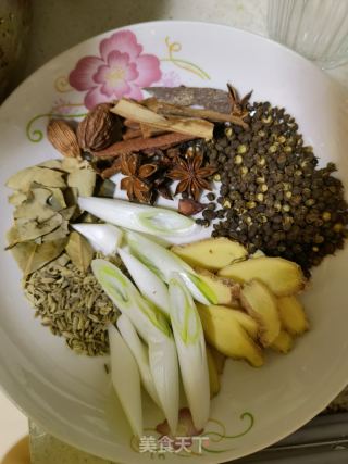 周黑鸭的做法步骤：2