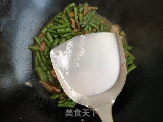 豆角炒五花肉的做法步骤：7