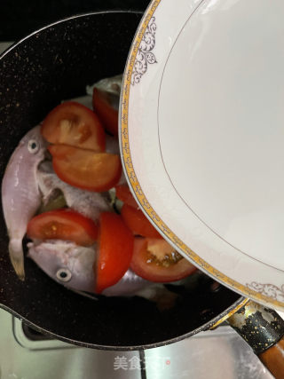 番茄剥皮鱼的做法步骤：8
