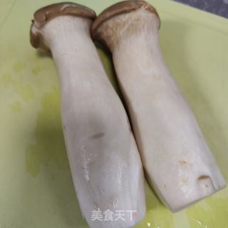 杏鲍菇笋干烧肉的做法步骤：1