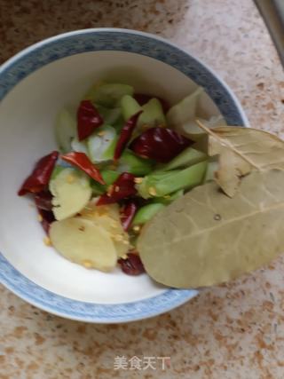 牛肋条炖土豆胡萝卜的做法步骤：5