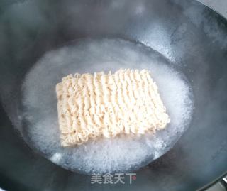 炒方便面的做法步骤：3