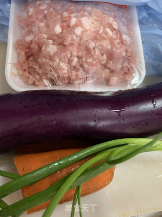 茄子肉卷卷的做法步骤：1