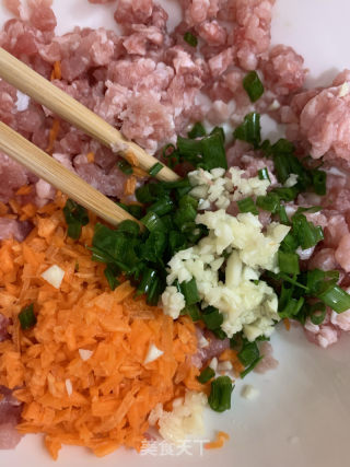 茄子肉卷卷的做法步骤：2