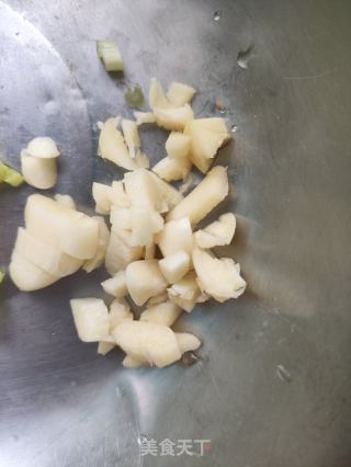 牛肉丸芹菜汤的做法步骤：3
