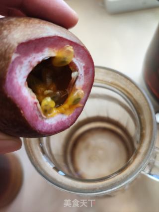 百香果蜂蜜饮的做法步骤：2