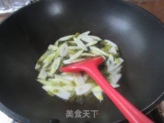 咸菜野山笋煮巴沙鱼柳的做法步骤：6