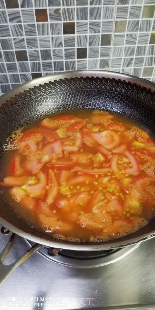 西红柿鸡蛋面的做法步骤：6