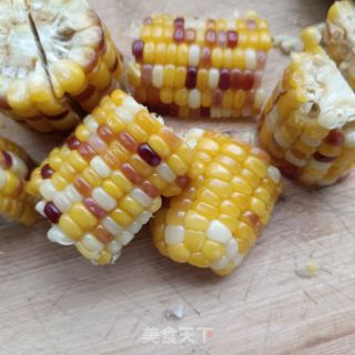 玉米山药炖乌鸡的做法步骤：9