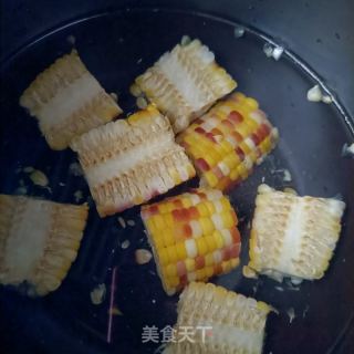 玉米山药炖乌鸡的做法步骤：10
