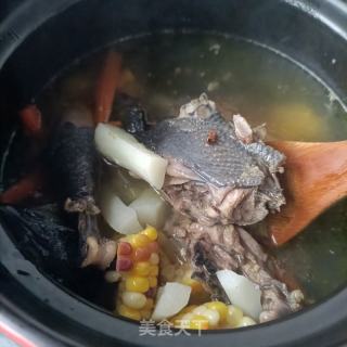 玉米山药炖乌鸡的做法步骤：16