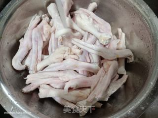 卤老鸡爪鸭掌的做法步骤：1