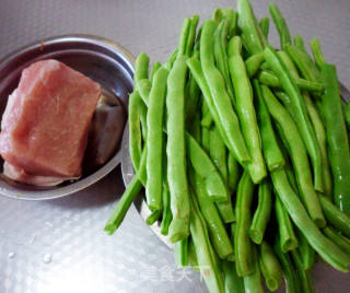 豆角猪肉饺子的做法步骤：1