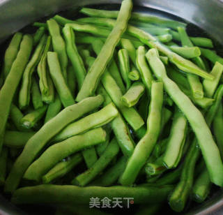 豆角猪肉饺子的做法步骤：6