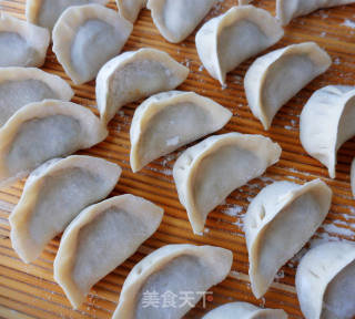豆角猪肉饺子的做法步骤：10