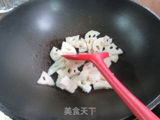 细笋炒莲藕的做法步骤：3