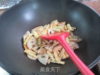 细笋炒莲藕的做法步骤：10