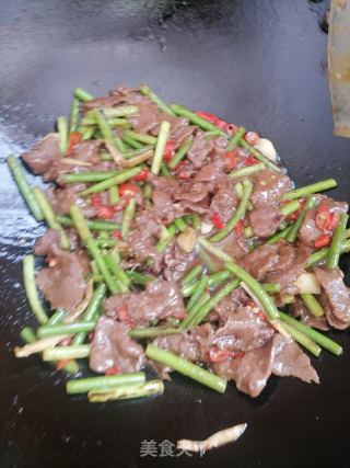 蒜苔炒牛肉的做法步骤：6