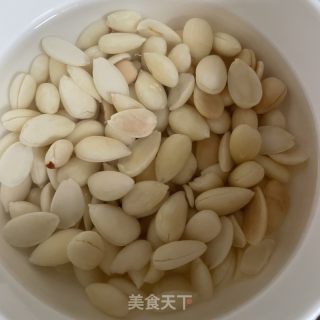 红枣杏仁奶的做法步骤：1