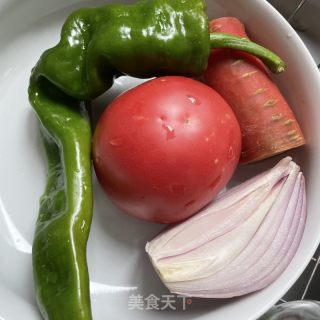 韭薹炒时蔬的做法步骤：1