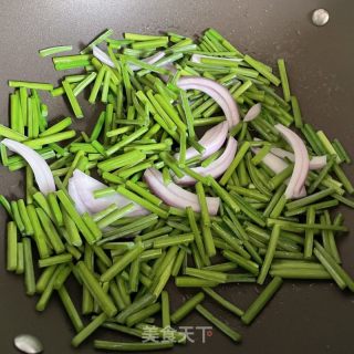 韭薹炒时蔬的做法步骤：5