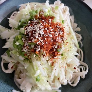 黄瓜丝拌凉面的做法步骤：4