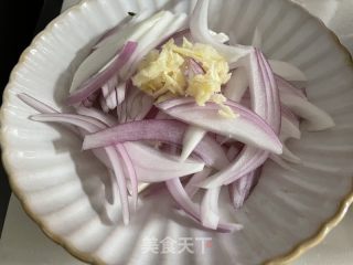 孜然炒鸡胸肉的做法步骤：2