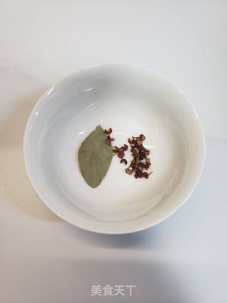 红烧鸡翅中的做法步骤：4