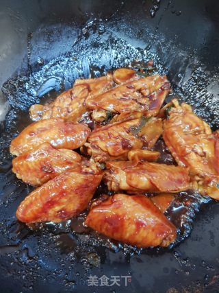 红烧鸡翅中的做法步骤：9