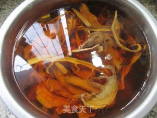 油面筋烧笋干的做法步骤：2