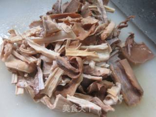 油面筋烧笋干的做法步骤：4