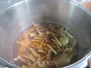 油面筋烧笋干的做法步骤：8