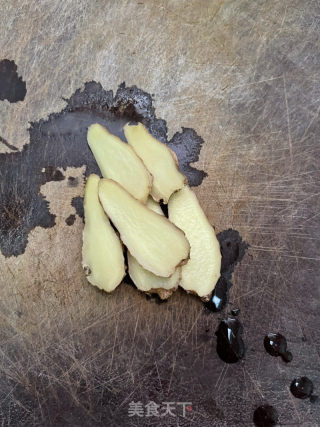 卤鸡腿的做法步骤：2