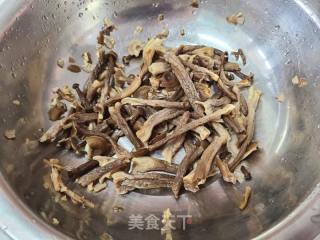 鹿茸菇炖鸡的做法步骤：3