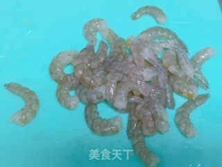 菠萝虾球的做法步骤：3