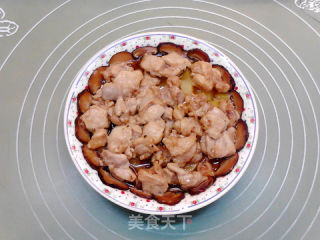 香菇土豆蒸鸡腿的做法步骤：10