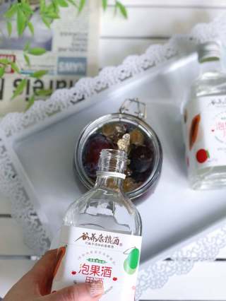 自制好喝的果酒～西梅果酒的做法步骤：4