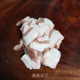 五花肉炒蒜苗的做法步骤：3