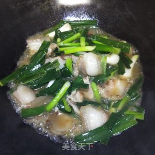 五花肉炒蒜苗的做法步骤：9