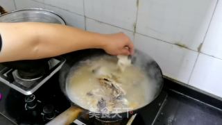 鲤鱼豆腐汤的做法步骤：5