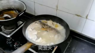 鲤鱼豆腐汤的做法步骤：6