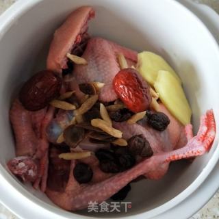 红参鸽子汤的做法步骤：5
