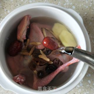 红参鸽子汤的做法步骤：6