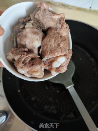 糖醋排骨的做法步骤：3