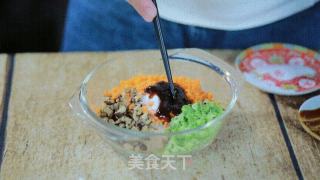 【滋味】铺、卷、蒸！简单几步教你自制鸡肉卷的做法步骤：3