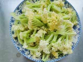 炒菜花的做法步骤：6