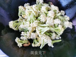 炒菜花的做法步骤：9