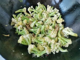 炒菜花的做法步骤：12