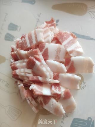 五花肉炒洋葱的做法步骤：3