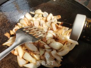 五花肉炒洋葱的做法步骤：8